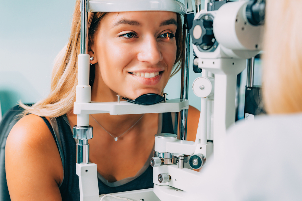 A woman getting an eye exam to check for glaucoma